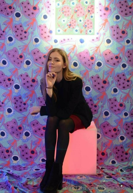 blonde hairy pussy onlyfans porn pic