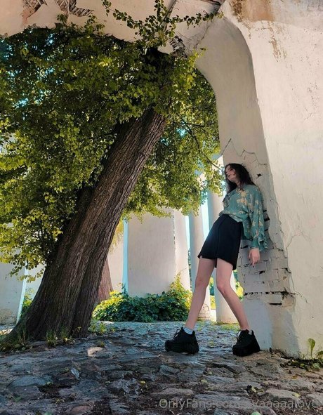 nina williams pretty model photo