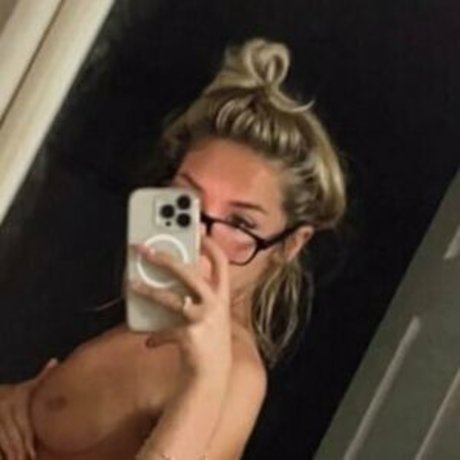 Tori Divine model pornographic pictures