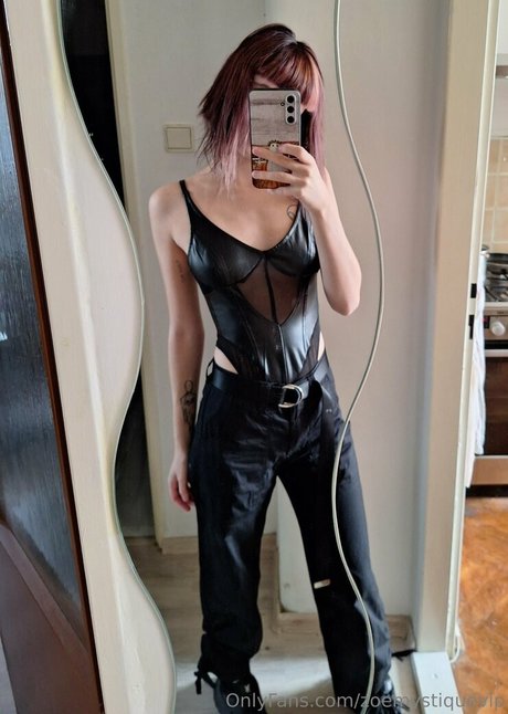 zoemystiqueee free model galleries