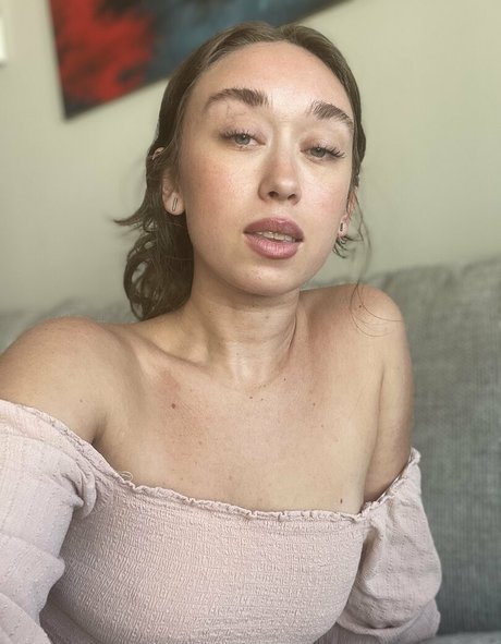 littleladykaye sexy star galleries