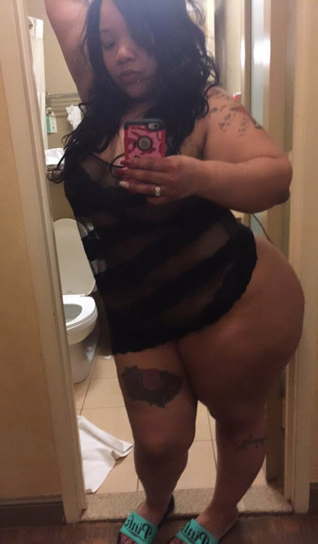 monicabunz nudes star image