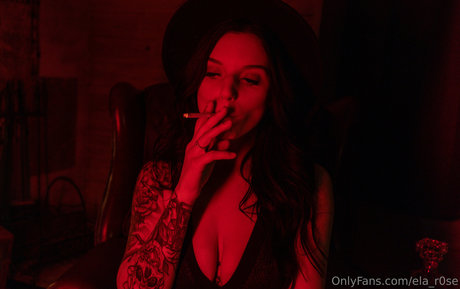 Ela Rose exclusive star pictures