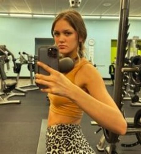 Snowbunbai art actress gallery