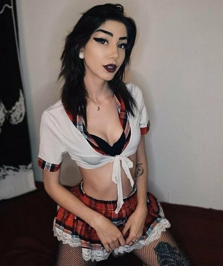 omgvelvet pretty actress galleries