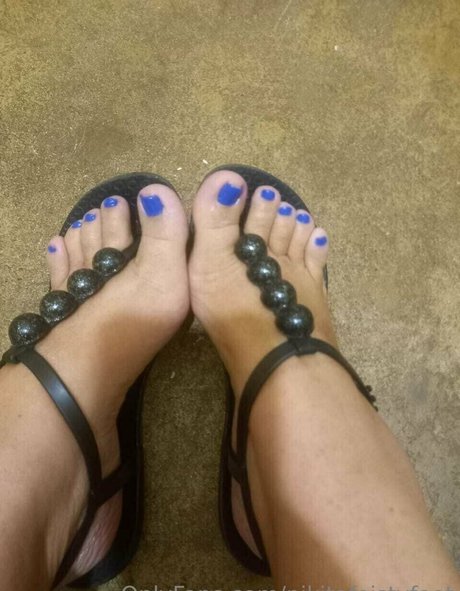nikitafeistyfeet model hd photos