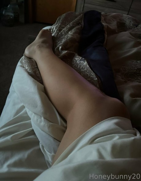 itshoneybunny2022 model beautiful pictures