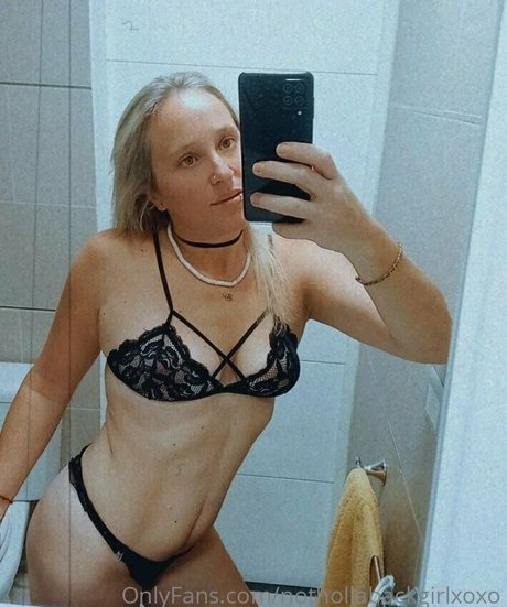 nothollabackgirlxoxo star free photo