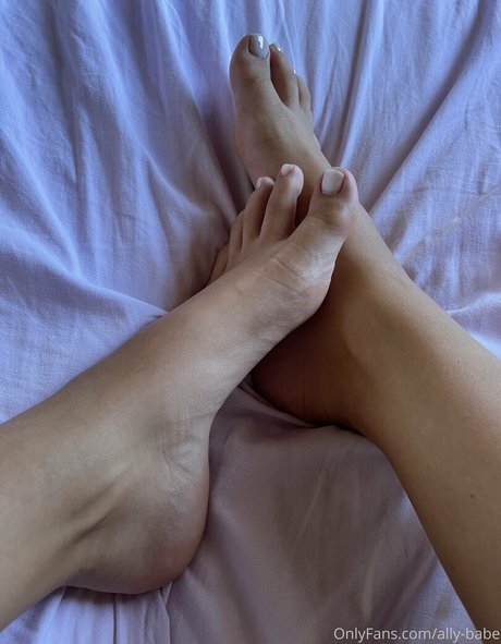 tiny onlyfans perfect pictures