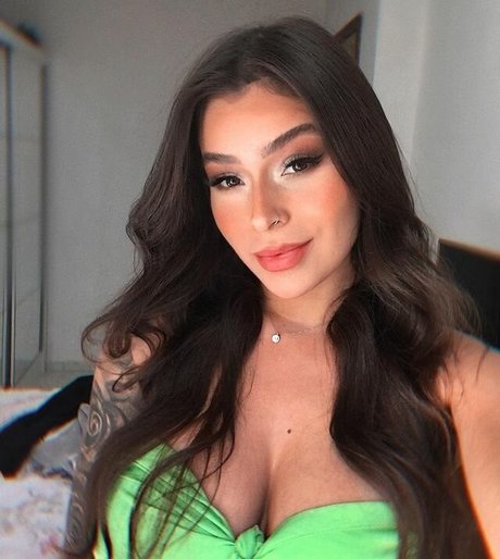 isabel caseI art actress picture