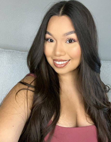 chubby babe onlyfans exclusive img