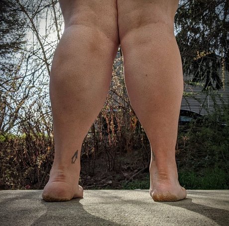 flirtyf33t94 free star img