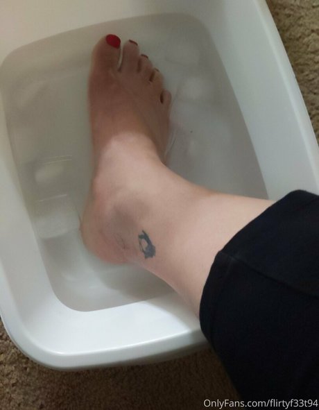 flirtyf33t94 star exclusive picture