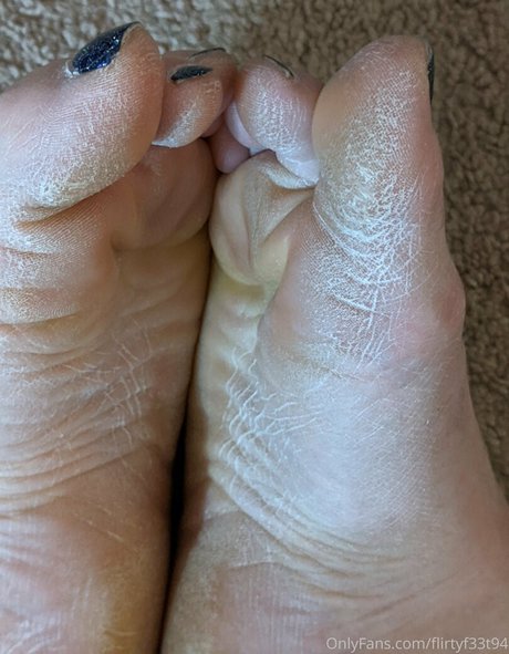 flirtyf33t94 exclusive star photo