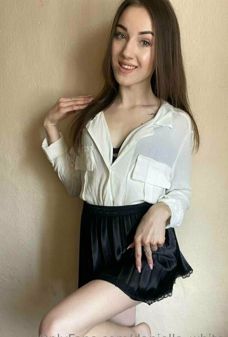 daniella white exclusive star img