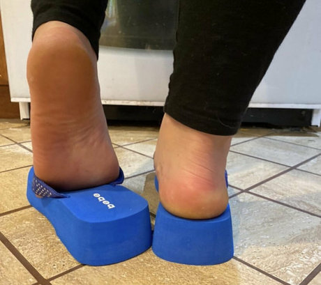 sarasoles2324 erotic actress galleries