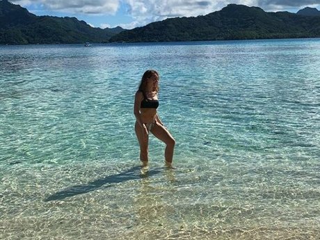 Holly Taylor nude pornstar picture