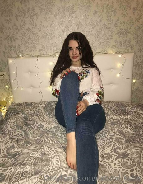 natural katie star nude image