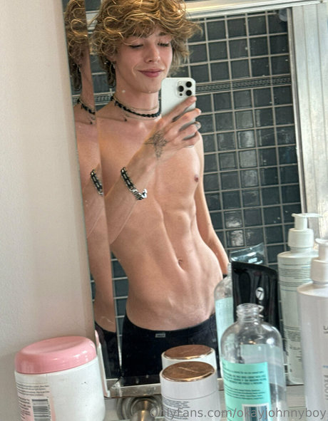 okayjohnnyboy art star archive