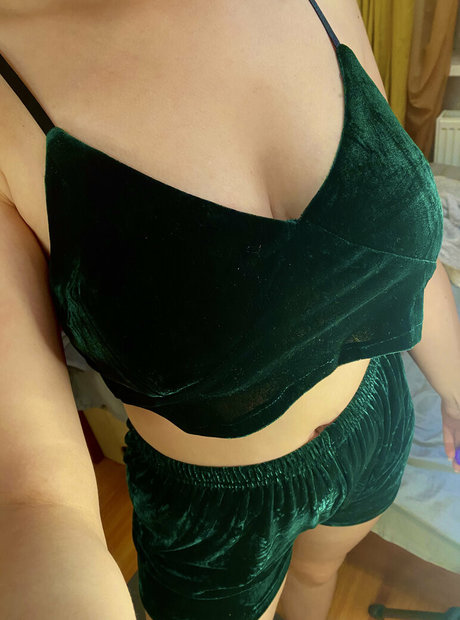 tomastevi hot model archive