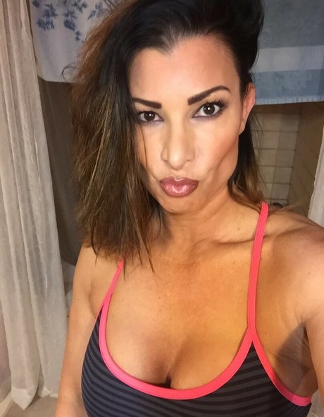 Lisa Varon Patreon pornstar beautiful pictures