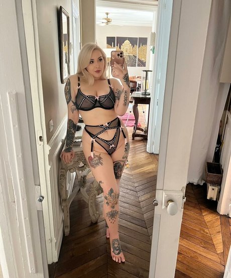 Isabella Bloom nice model archive