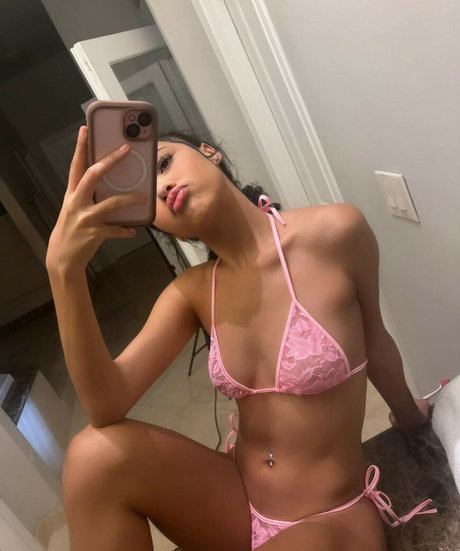 arisfed pornstar art photo