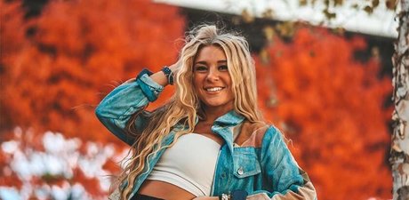 Julia Cole model art picture