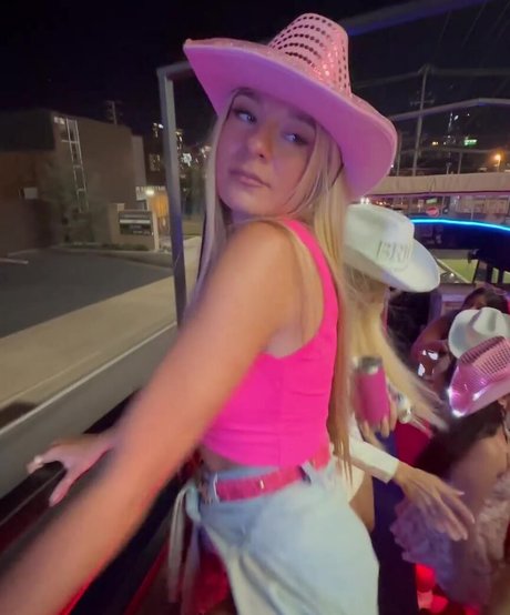 Julia Cole hd pornstar img