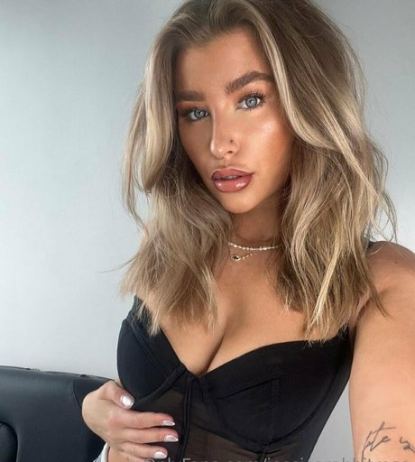 jessicarabbitrose model nudes photos