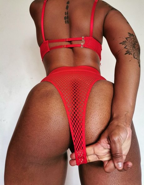 Aurelie Lily PoesieNue model naked photos