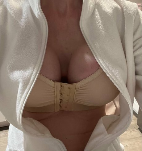 jessicapresley model naked images