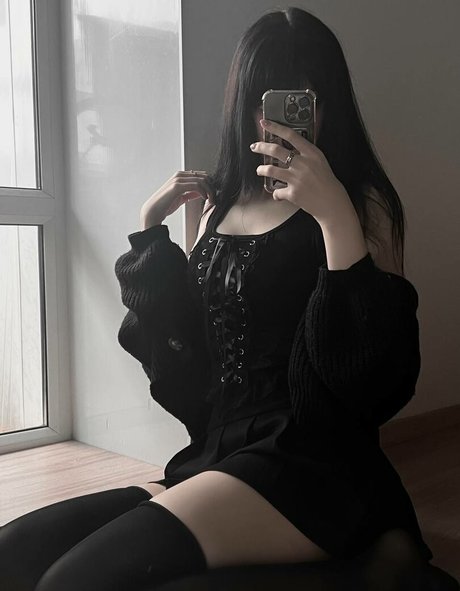 beexfia art model pic