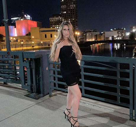 miameetsworld model best pic