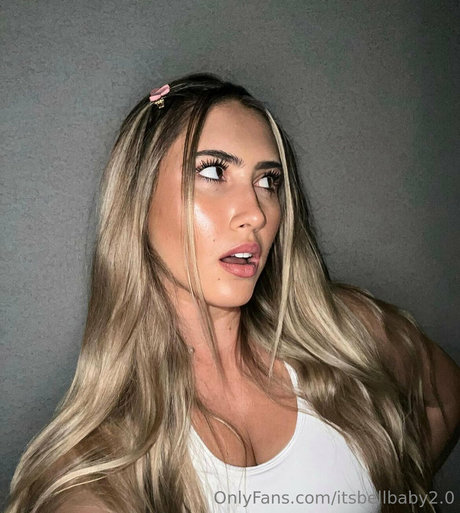 miameetsworld model high quality photo