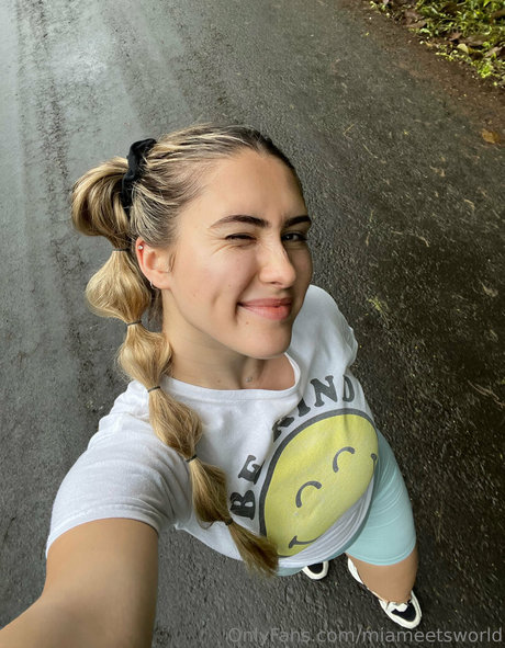 miameetsworld free model img