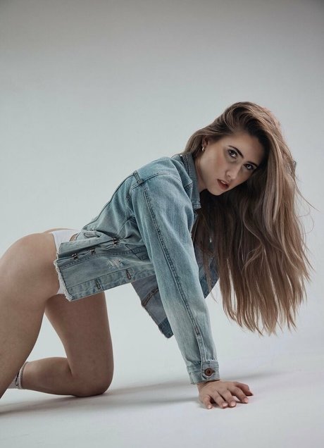 miameetsworld naked model pics