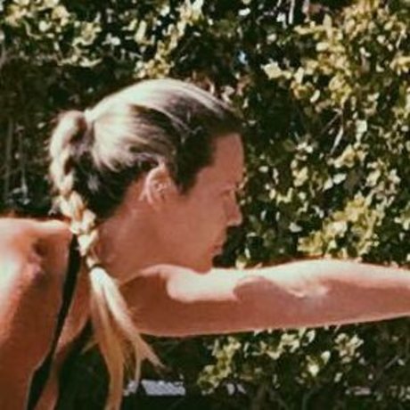 Dani Tamega model high quality images