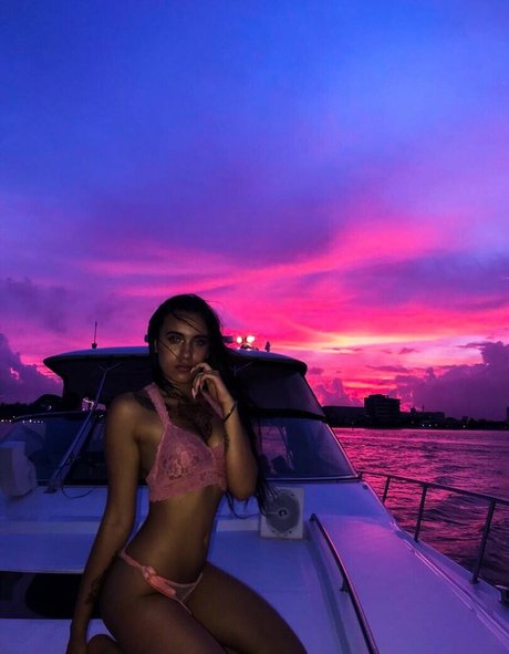 mirror onlyfans sexy photos