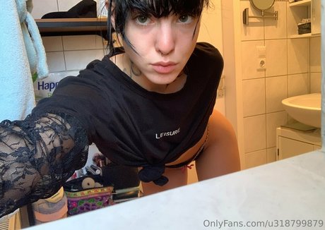 allyalden hd model pic