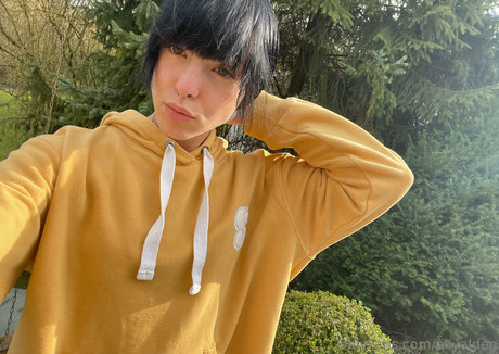 allyalden sexy model image