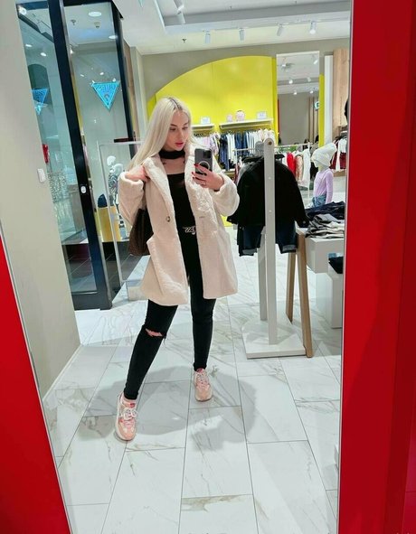 misss sandra vip pornstar nude image