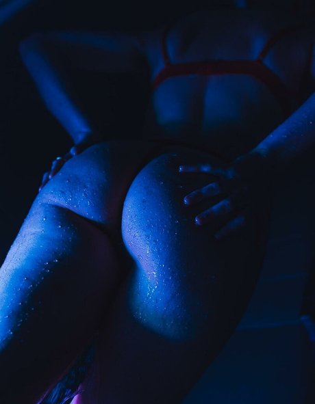 Roxaneperez art model img