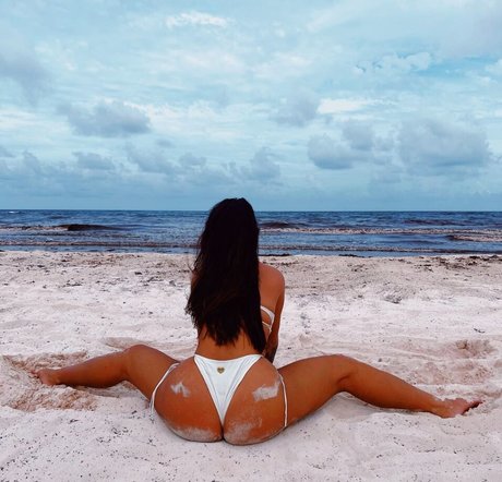 Tn10xx beautiful model image