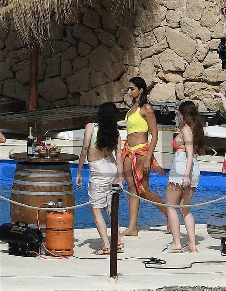 Deepika Padukone naked star galleries