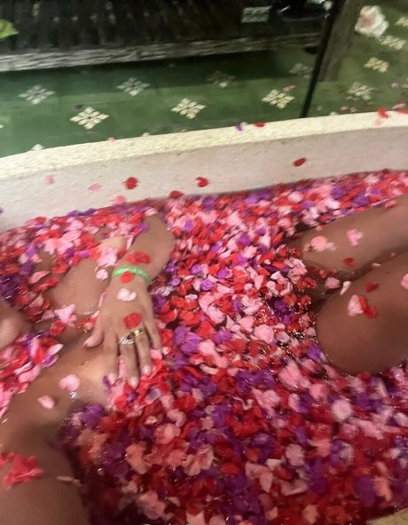 saucytitsbali free star pics