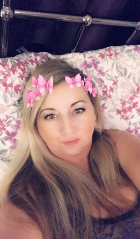 Queenmilfy model porn pictures