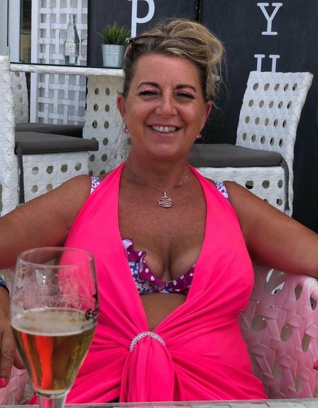 Queenmilfy model perfect photo