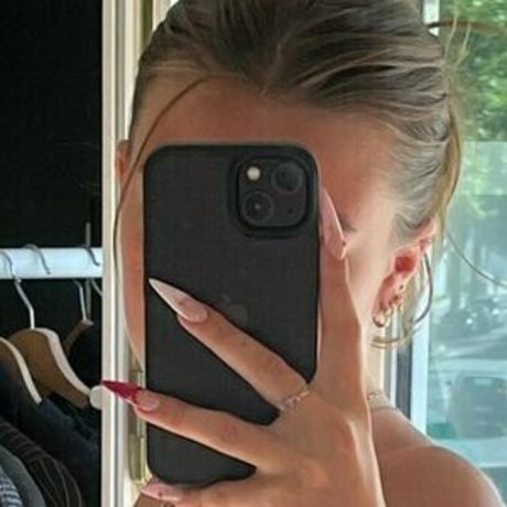 Camille Hermelin model hd images