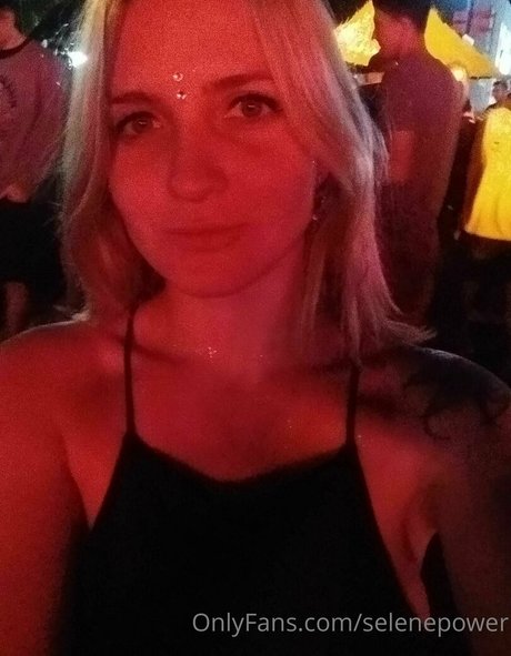 selenepower pornstar beautiful gallery